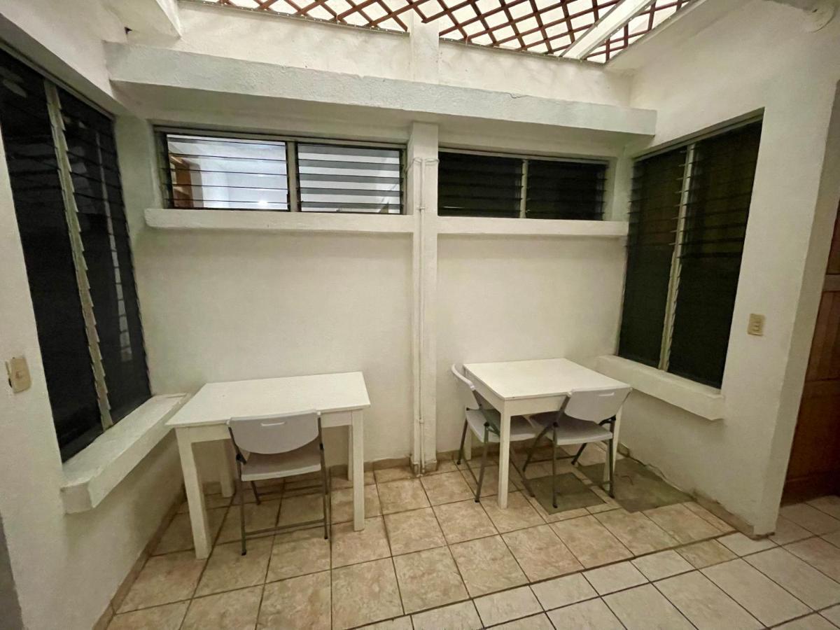 Hostal Inn 1 ฟลอเรส ภายนอก รูปภาพ