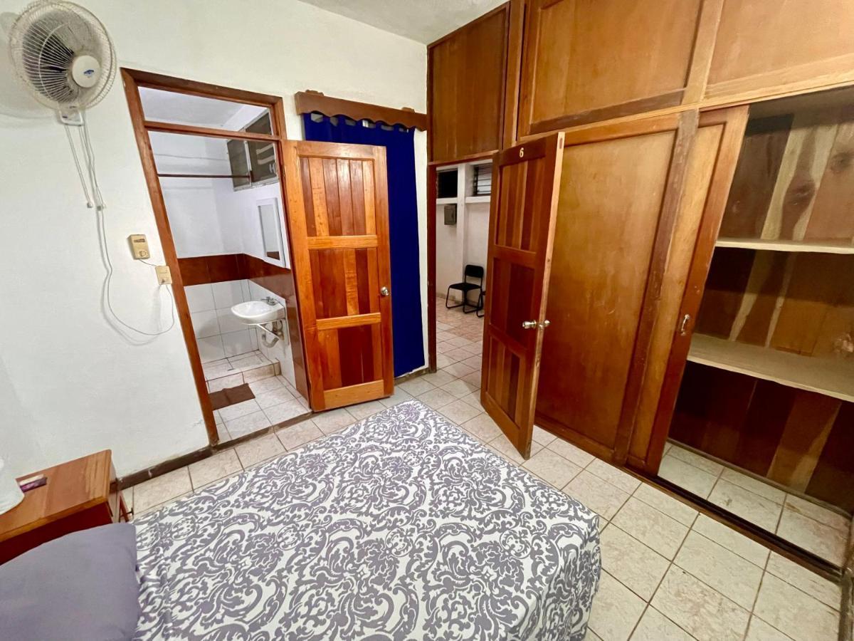 Hostal Inn 1 ฟลอเรส ภายนอก รูปภาพ