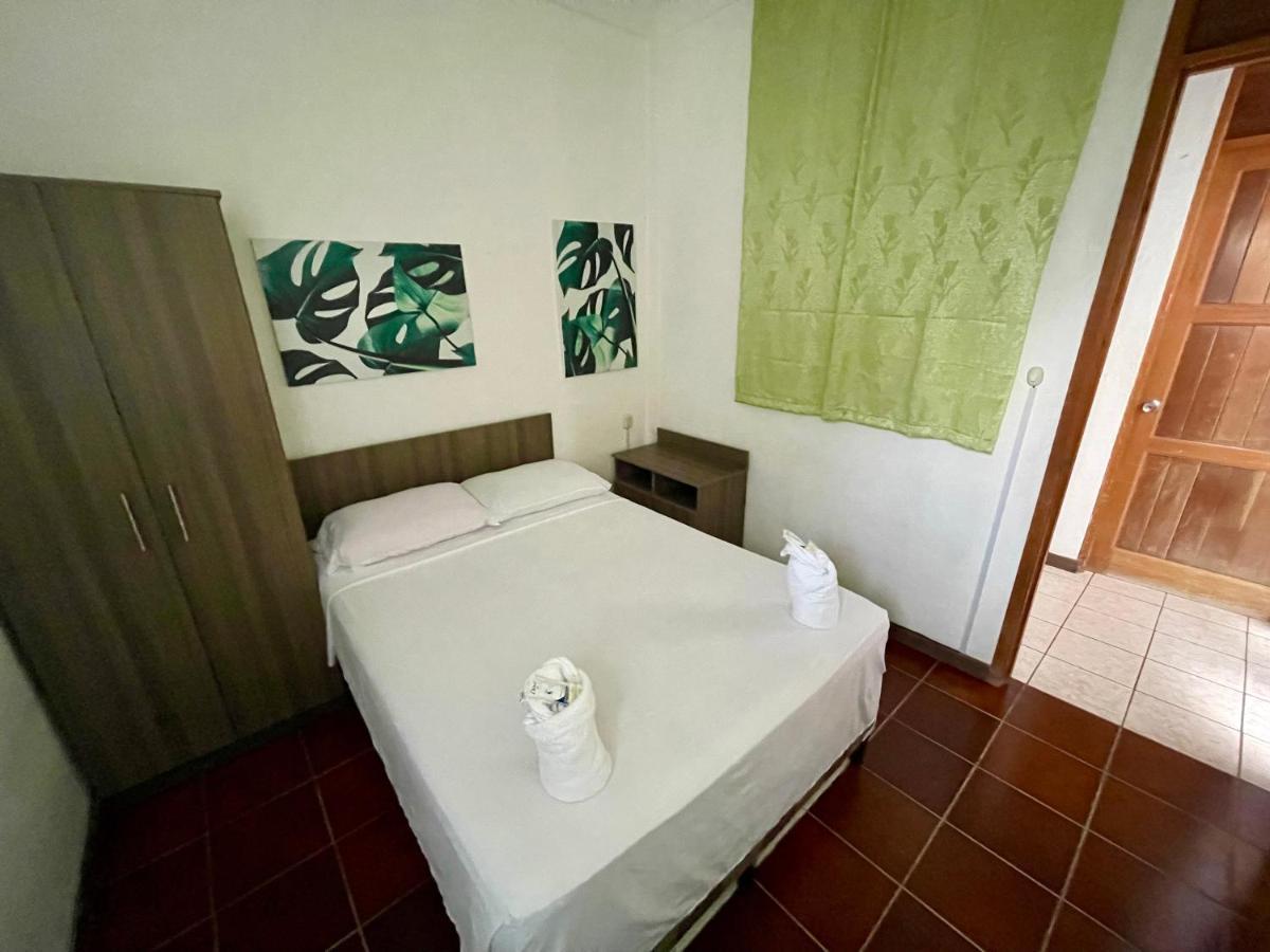 Hostal Inn 1 ฟลอเรส ภายนอก รูปภาพ