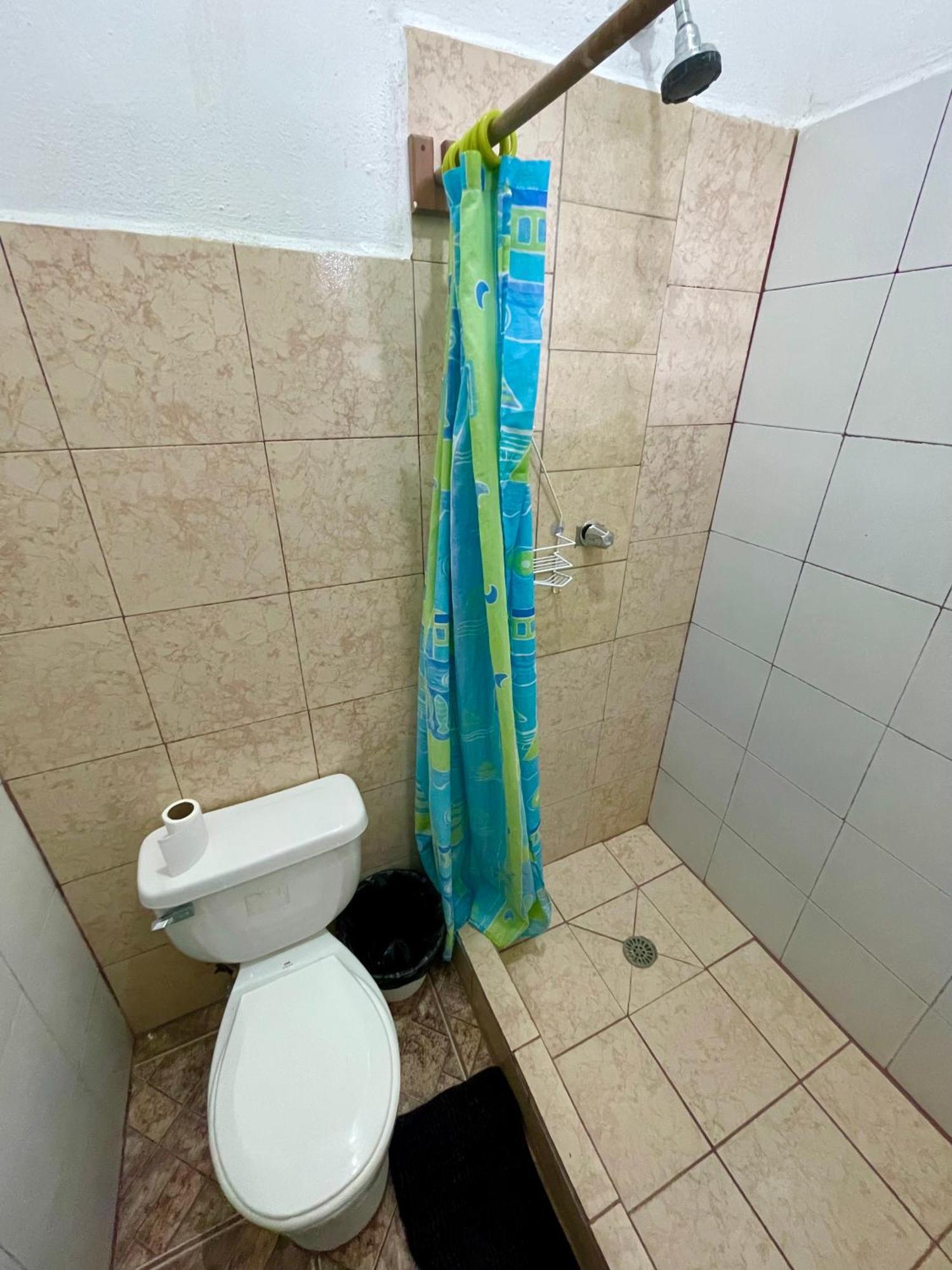 Hostal Inn 1 ฟลอเรส ห้อง รูปภาพ